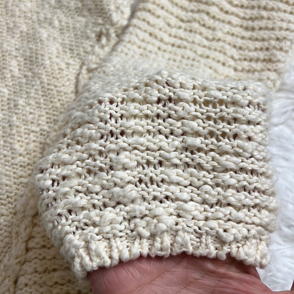 Universal Thread Knitted‎ Sweater - Picture 4 of 4